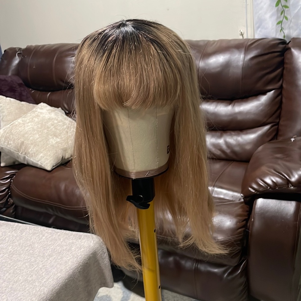 Blonde wig with black roots